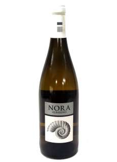 Baltas vynas Nora